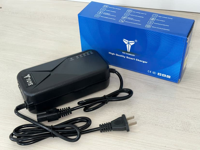 Bộ sạc xe điện 72V 20AH (Ắc quy)